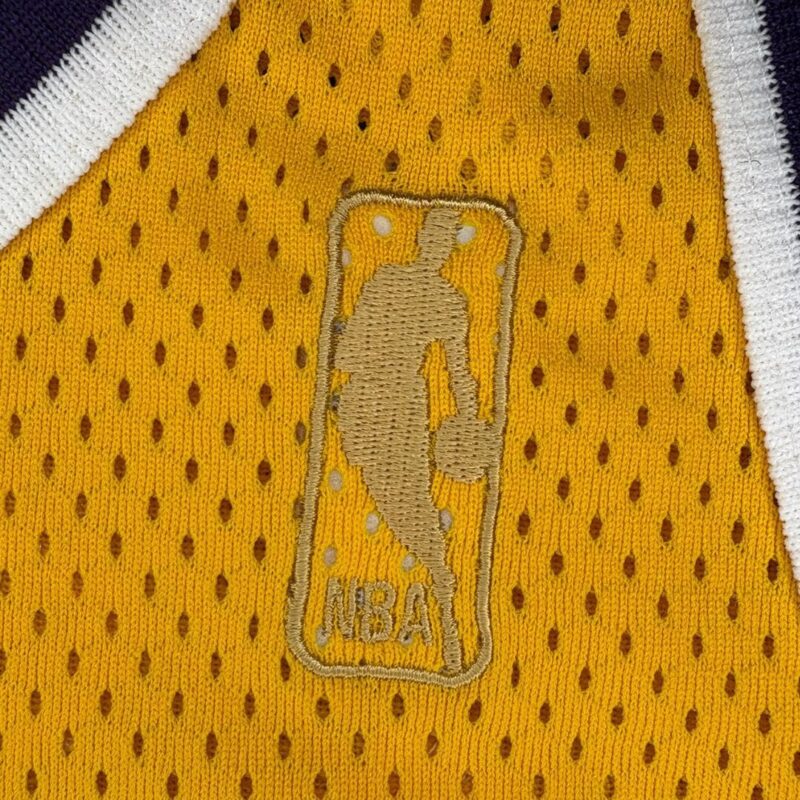 Wilt Chamberlain Autographed Los Angeles Lakers NBA Champion  Jersey (PSA ) - Image 13