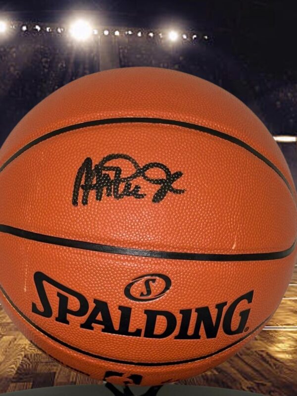 Magic Johnson Los Angeles Lakers Autographed Spalding NBA Basketball (BECKETT)