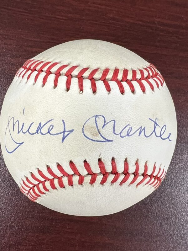 Mickey Mantle Autographed Rawlings MLB baseball w/ Beckett Authentication
