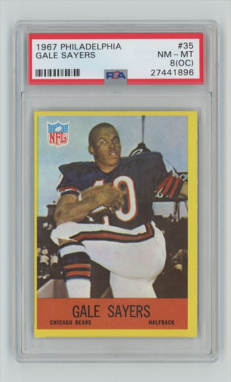 1967 TOPPS GALE SAYERS ROOKIE PSA 8 CHICAGO BEARS #35 .